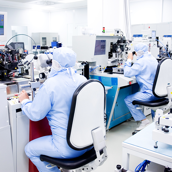 cleanroom and laboratory cleaning services